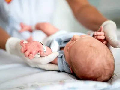 Newborn in hospital 